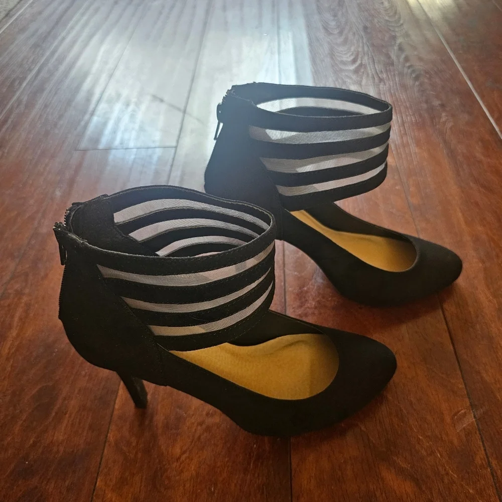 Styluxe Black Mesh Women's Heels, Size 8.5 - Picture 2 of 6